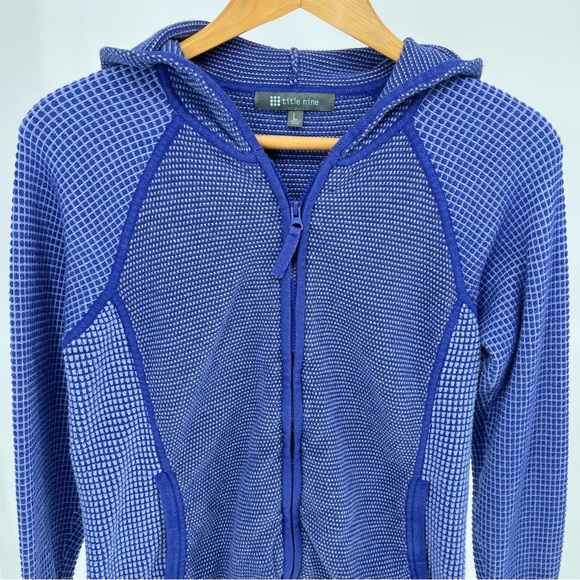 Title Nine Women’s Full Zip Hoodie Sweater Size L Pockets Patterned - Picture 2 of 10